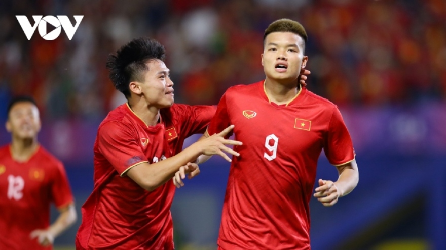 Vietnam defeat Laos 2-0 in SEA Games 32 opener